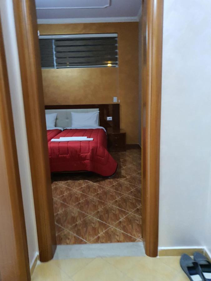 פייר Kompleksi Gjoni מראה חיצוני תמונה