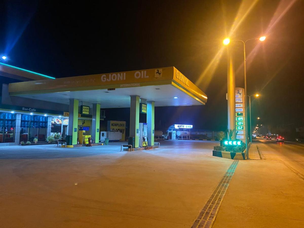 פייר Kompleksi Gjoni מראה חיצוני תמונה