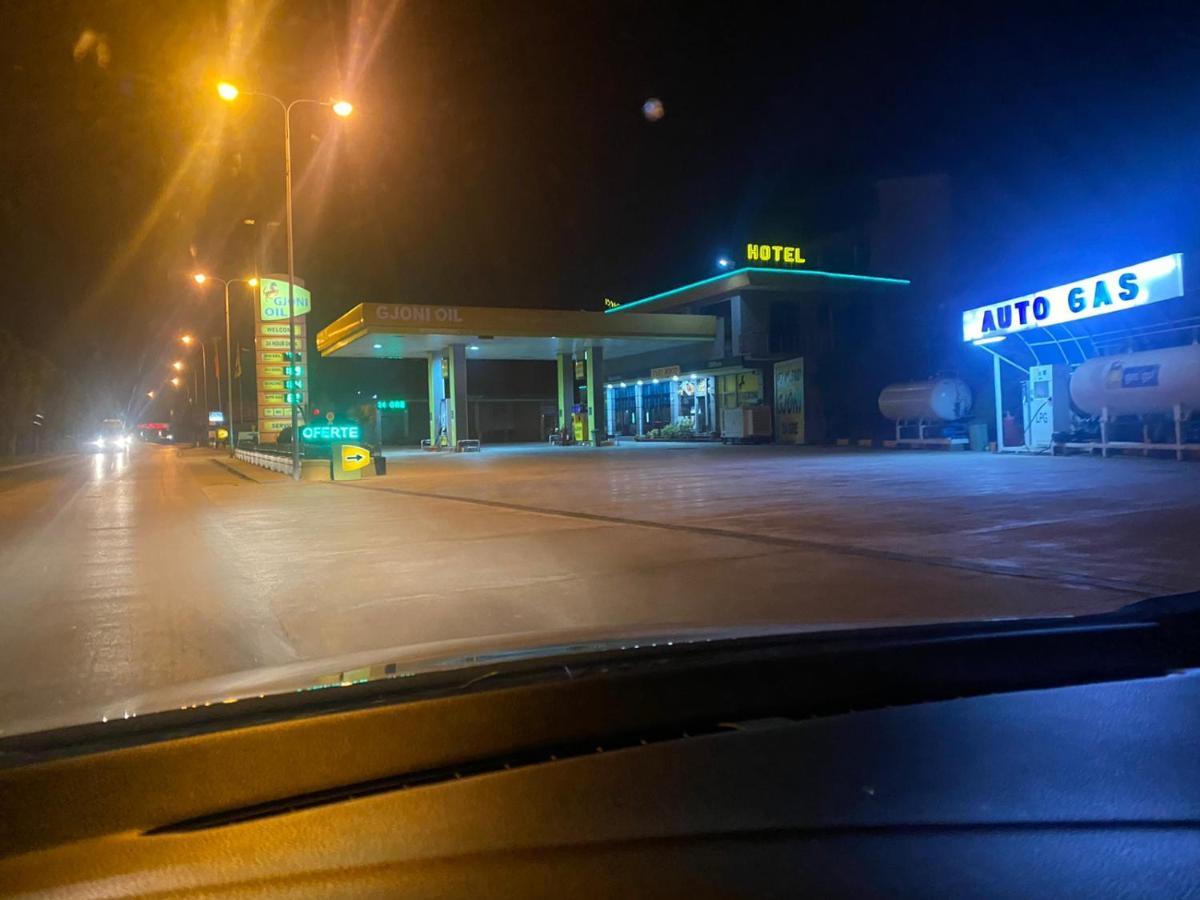 פייר Kompleksi Gjoni מראה חיצוני תמונה